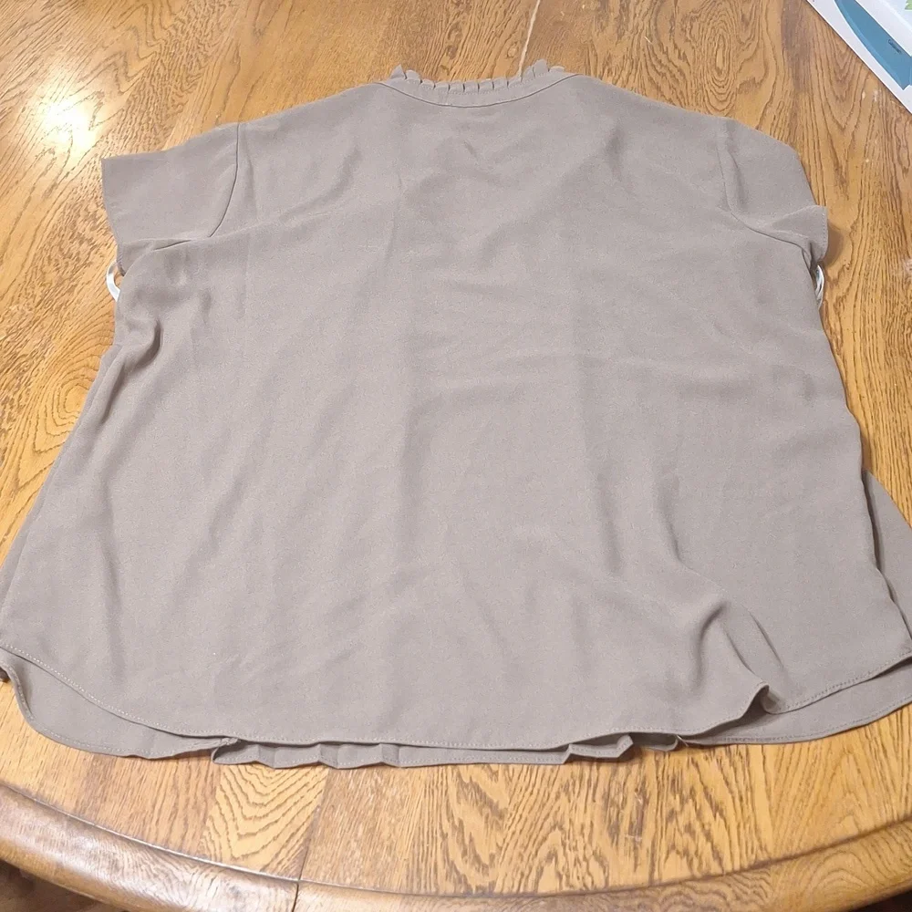 Calvin Klein Flutter Sleeve Shirt - Picture 3 of 3